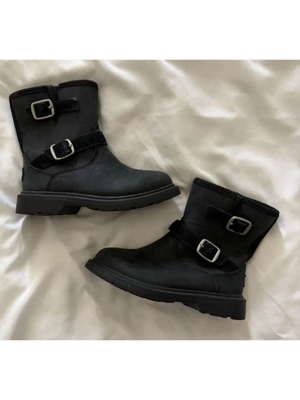 UGG Kinzey Girl’s Black Boots Size 8C Fur Lined Buckled